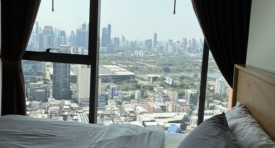 For rent 2 bedrooms condo in Khlong Toei, Bangkok