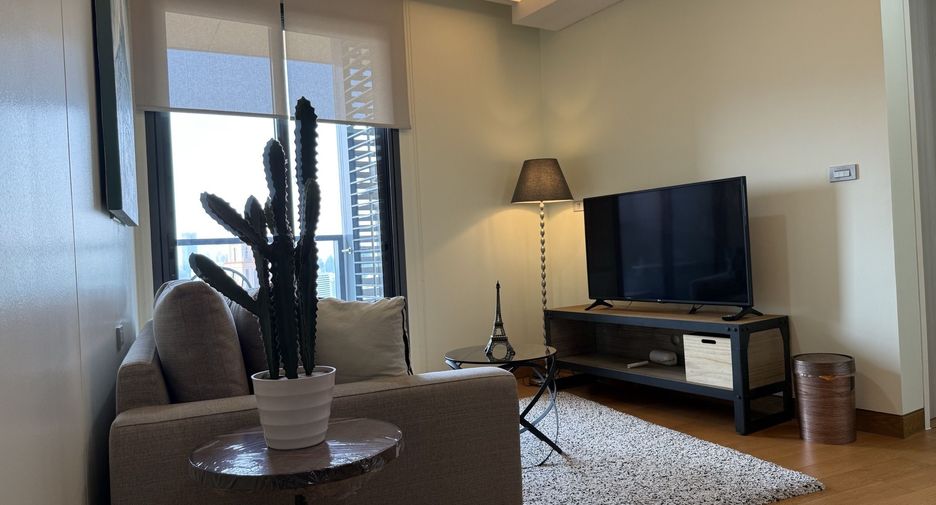 For rent 2 bedrooms condo in Khlong Toei, Bangkok