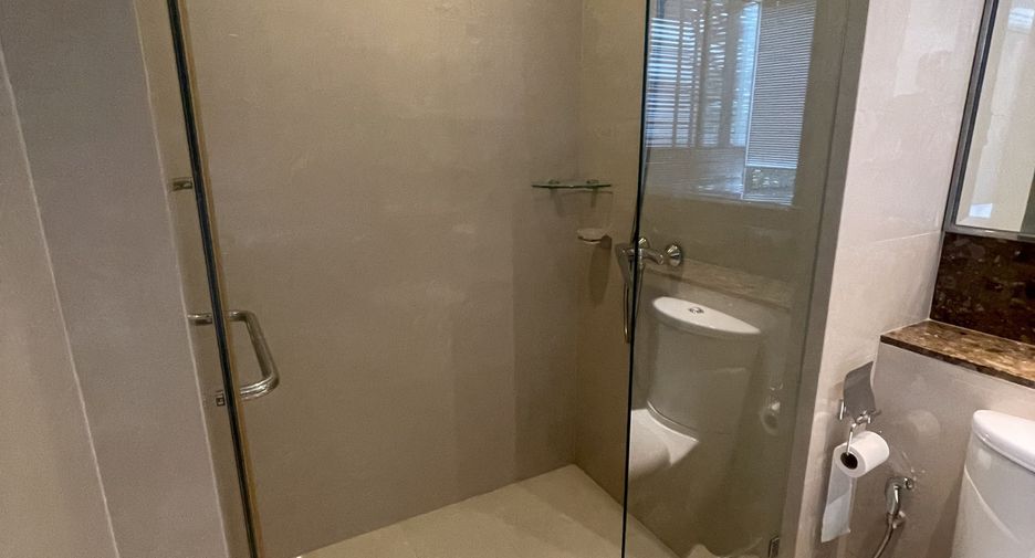 For sale 4 bedrooms condo in Khlong Toei, Bangkok
