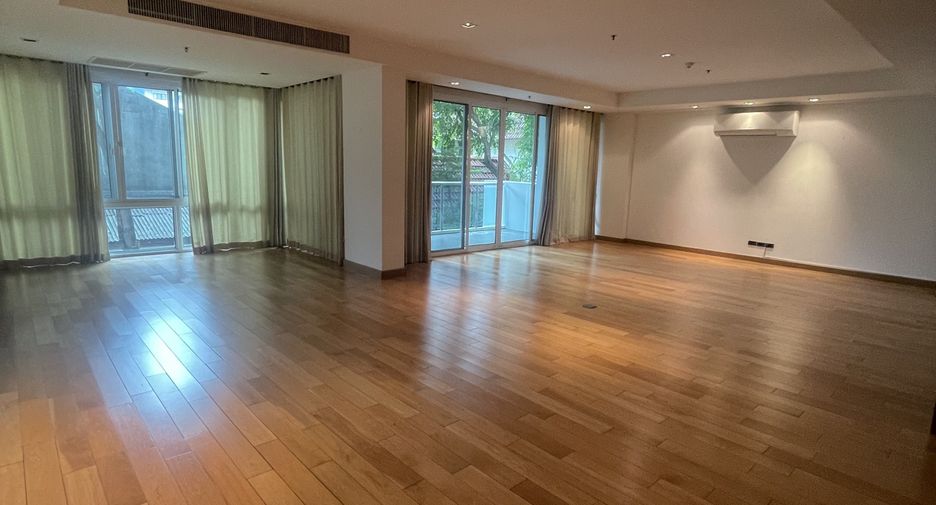 For sale 4 bedrooms condo in Khlong Toei, Bangkok