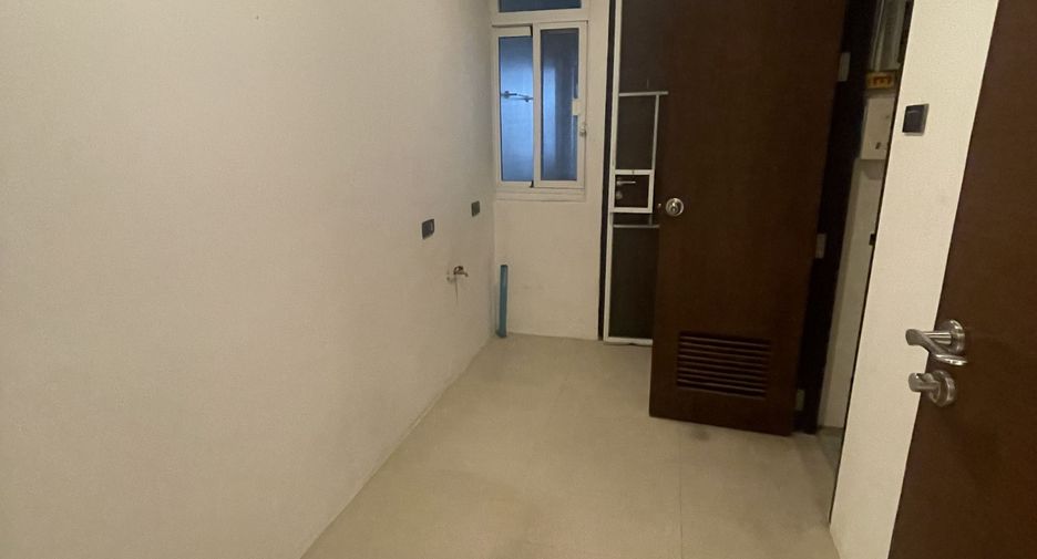 For sale 4 bedrooms condo in Khlong Toei, Bangkok