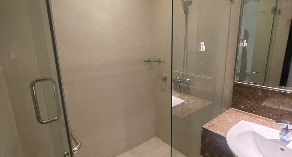 For sale 4 bedrooms condo in Khlong Toei, Bangkok