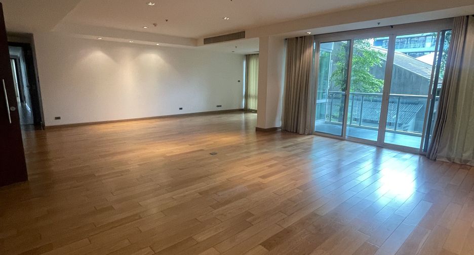 For sale 4 bedrooms condo in Khlong Toei, Bangkok
