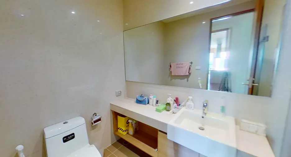 For sale 2 bedrooms condo in Yan Nawa, Bangkok