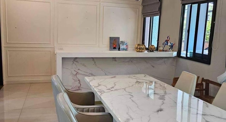 For rent 4 bedrooms house in Suan Luang, Bangkok