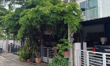 For sale 3 bedrooms townhouse in Prawet, Bangkok