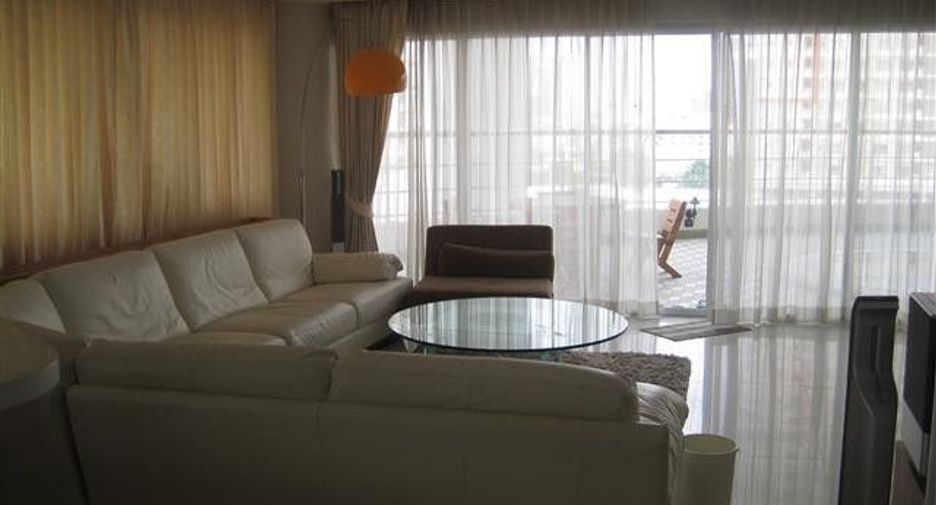 Condo en alquiler de 3 habitaciones en Khlong Toei, Bangkok