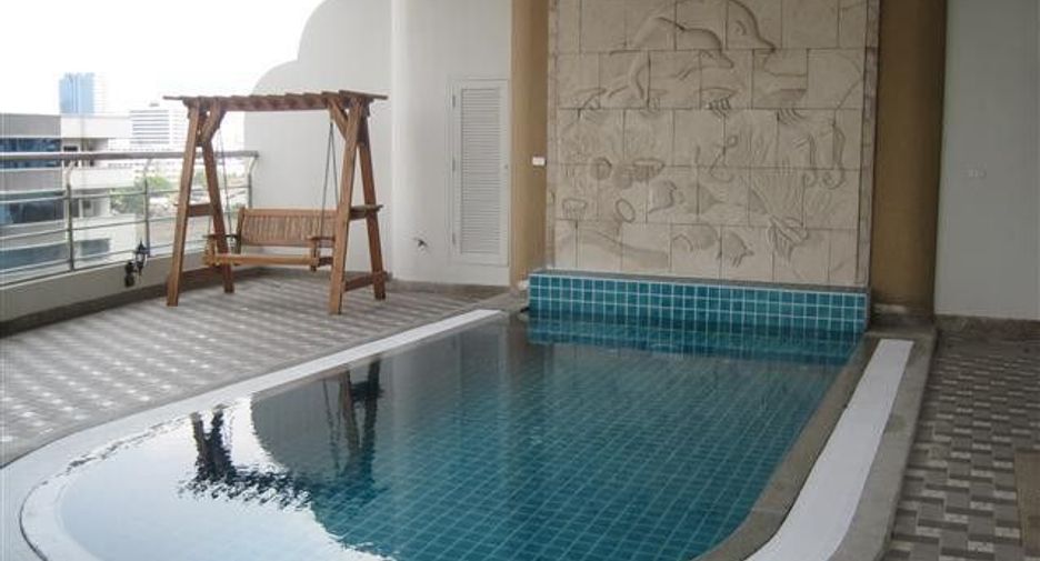 Condo en alquiler de 3 habitaciones en Khlong Toei, Bangkok