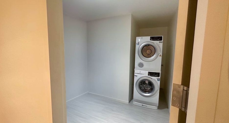 For sale 2 bedrooms condo in Watthana, Bangkok