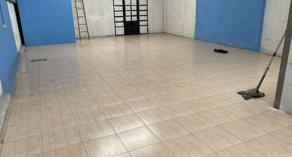 For rent studio house in Saphan Sung, Bangkok
