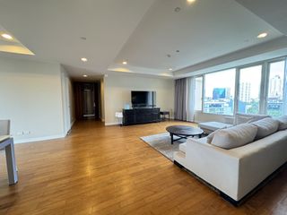 For rent 4 bedrooms condo in Watthana, Bangkok
