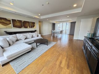 For rent 4 bedrooms condo in Watthana, Bangkok