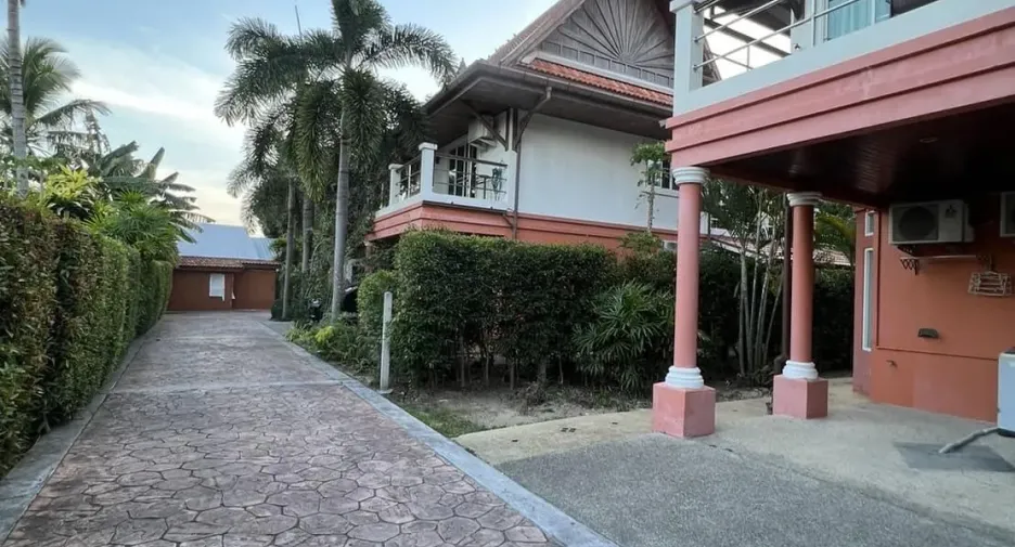 For rent 3 bedrooms villa in Mueang Phuket, Phuket
