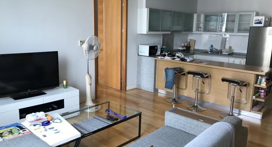 For sale 1 bed condo in Khlong Toei, Bangkok