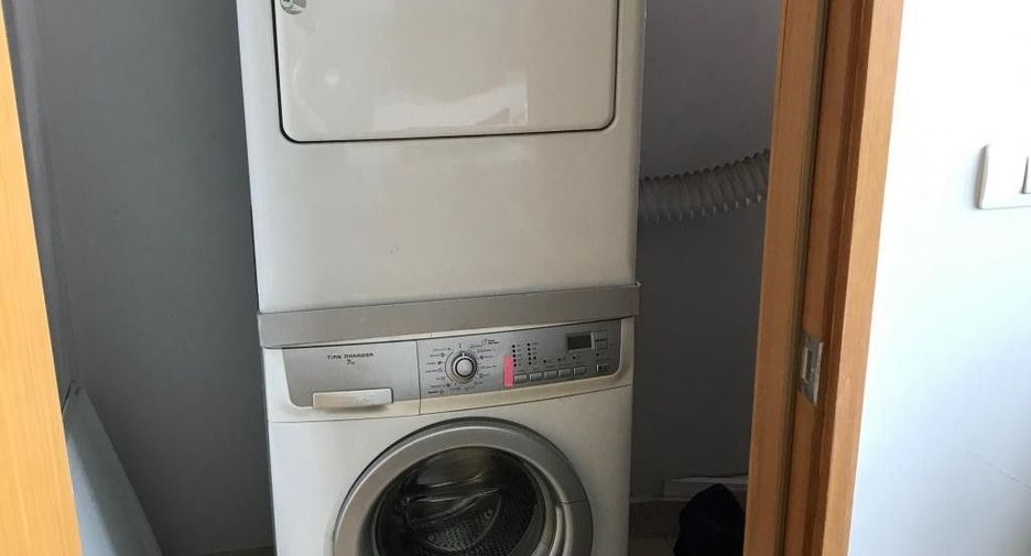 For sale 1 bed condo in Khlong Toei, Bangkok