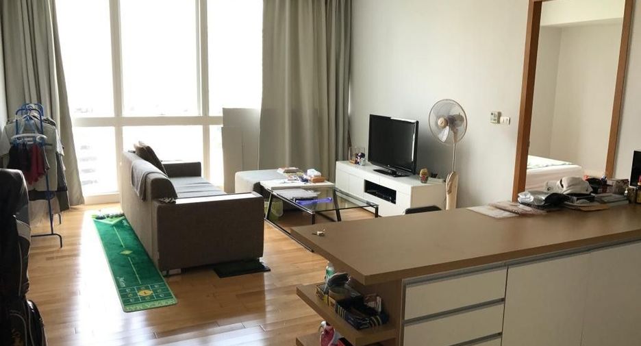 For sale 1 bed condo in Khlong Toei, Bangkok
