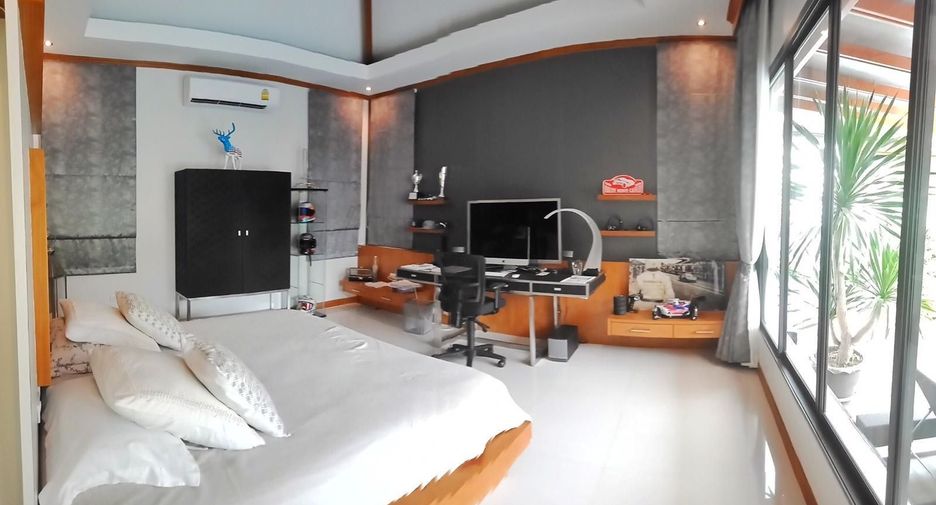 For rent 3 bedrooms villa in Mueang Phuket, Phuket