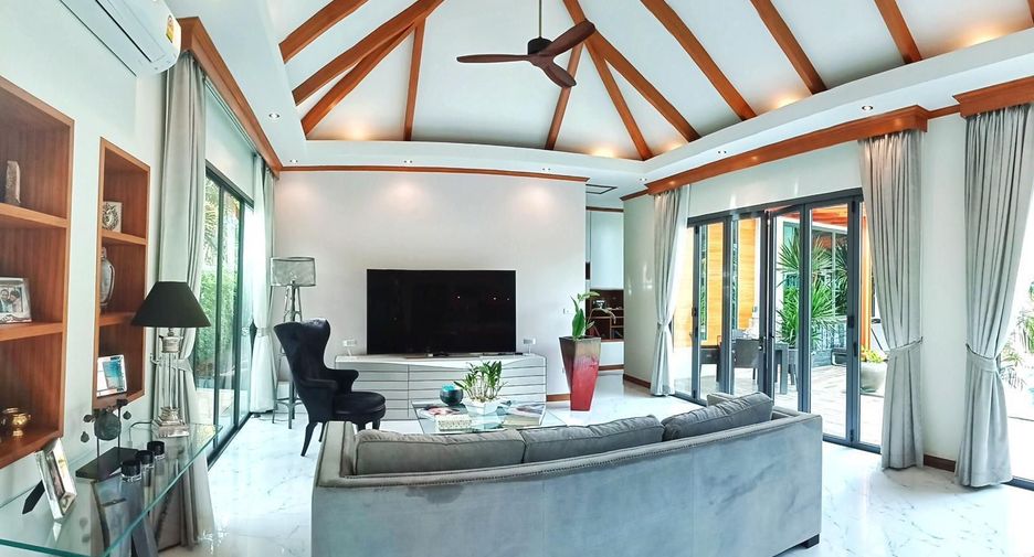 For rent 3 bedrooms villa in Mueang Phuket, Phuket
