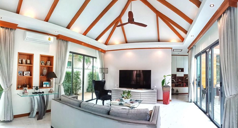 For rent 3 bedrooms villa in Mueang Phuket, Phuket