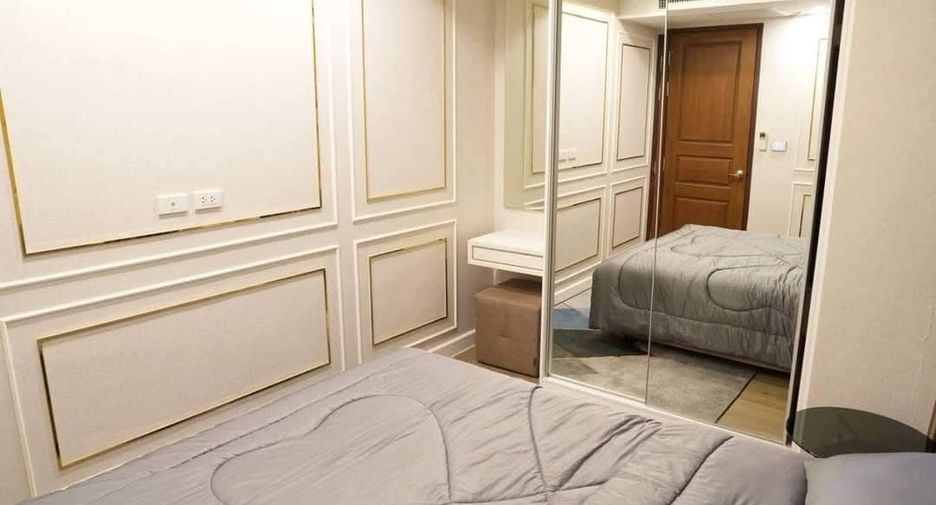 For rent 2 bedrooms condo in Huai Khwang, Bangkok