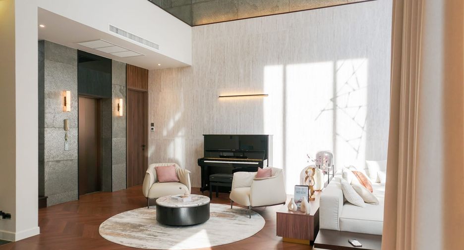 For sale and for rent 4 bedrooms house in Bang Kapi, Bangkok