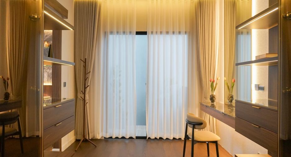 For sale and for rent 4 bedrooms house in Bang Kapi, Bangkok