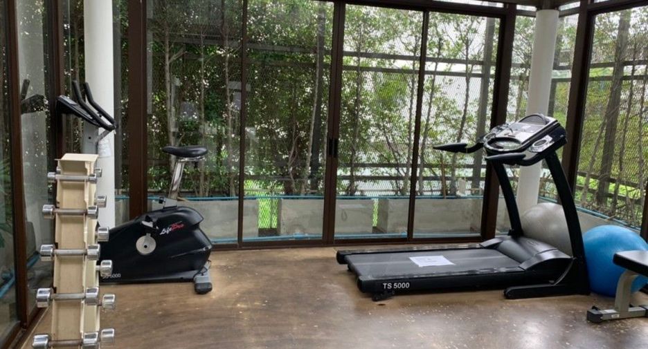 For rent 3 bedrooms condo in Yan Nawa, Bangkok