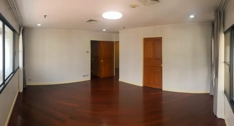 À louer 3 chambres condo à Khlong Toei, Bangkok
