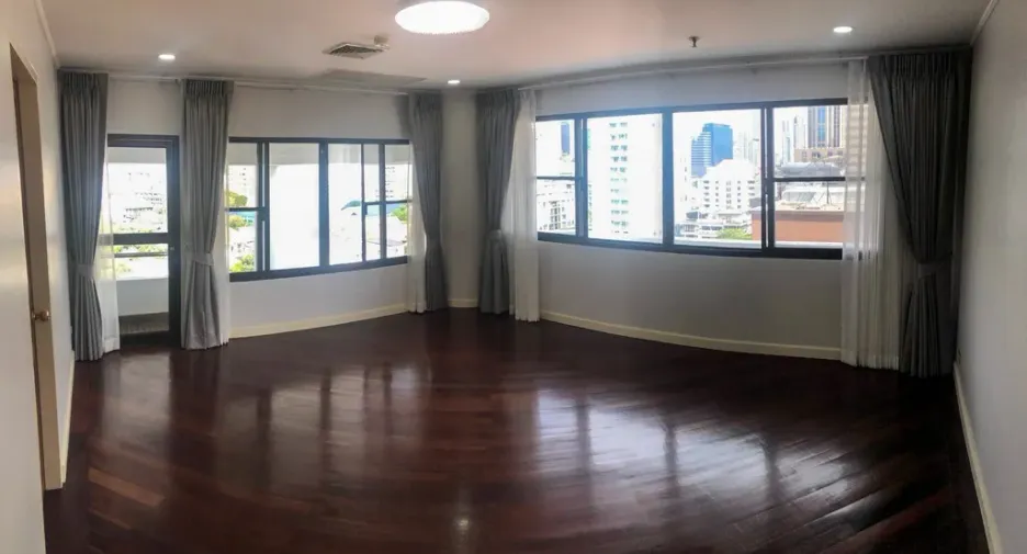 À louer 3 chambres condo à Khlong Toei, Bangkok