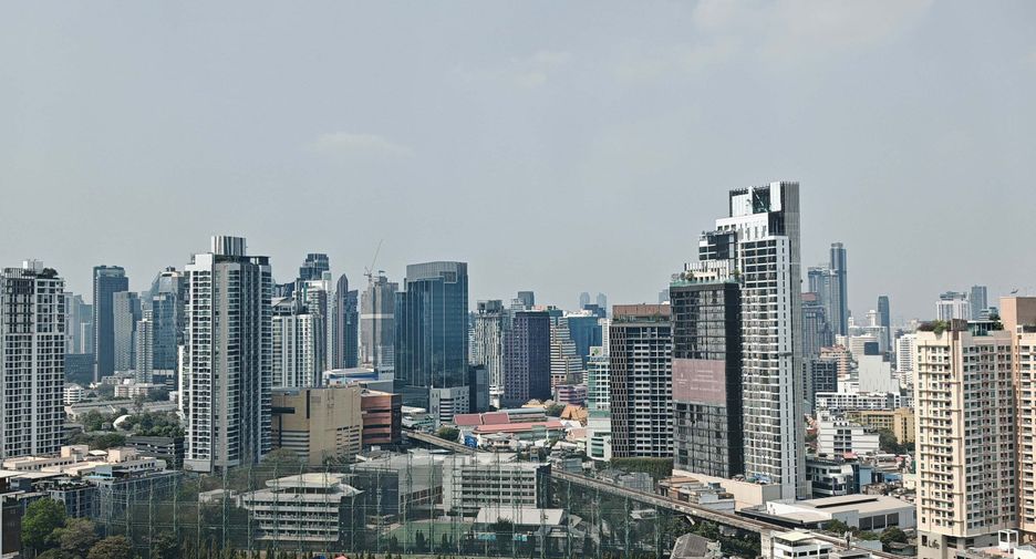 À louer studio condo à Khlong Toei, Bangkok