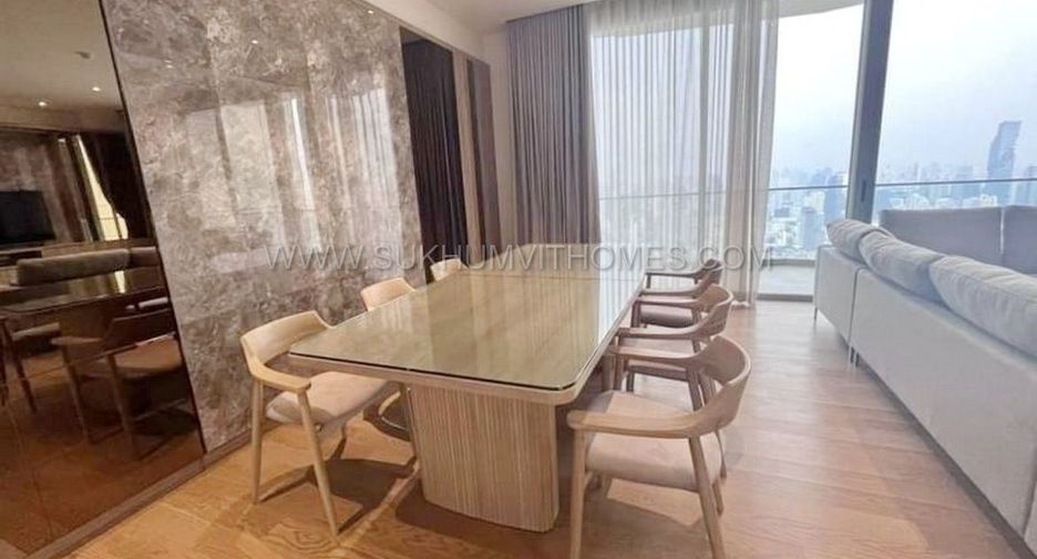 For rent 4 bedrooms condo in Khlong San, Bangkok
