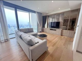 For rent 4 ベッドルーム condo in Khlong San, Bangkok
