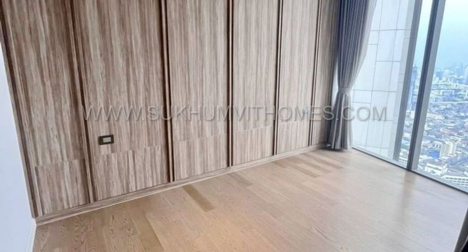 For rent 4 bedrooms condo in Khlong San, Bangkok