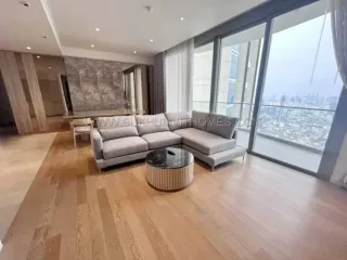 For rent 4 ベッドルーム condo in Khlong San, Bangkok