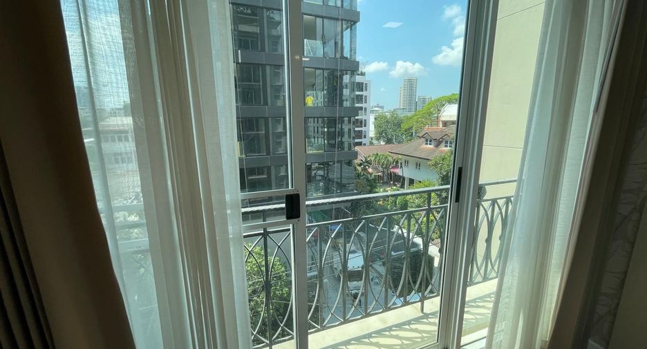 À louer 3 chambres appartement à Khlong Toei, Bangkok