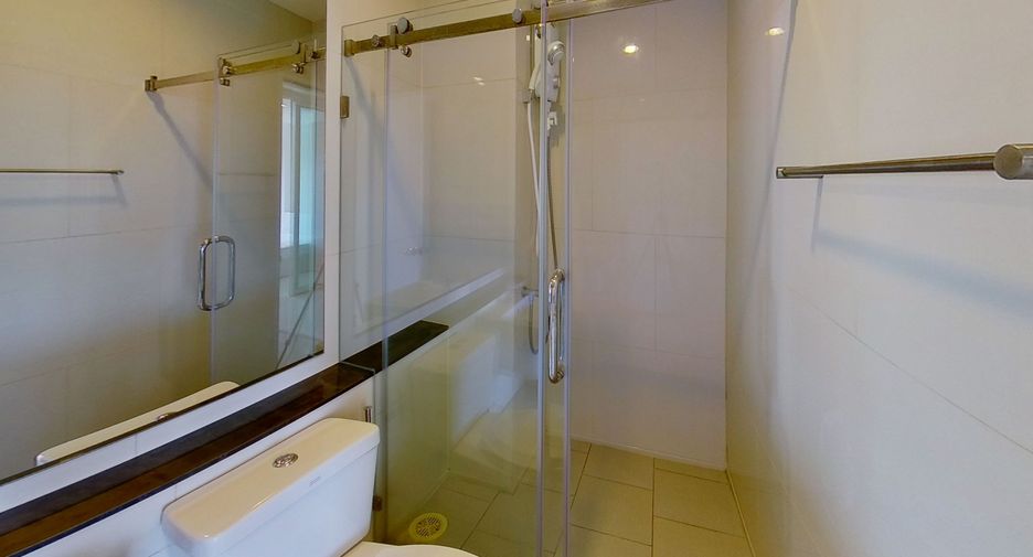For sale 1 bed condo in Mueang Samut Prakan, Samut Prakan