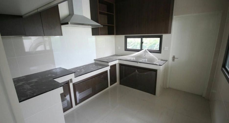 For sale 4 ベッドルーム house in Prawet, Bangkok