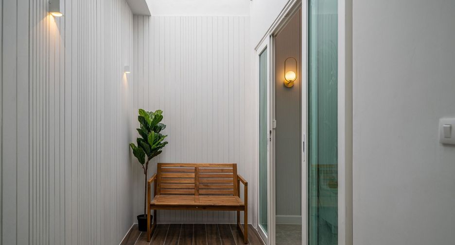Casa adosada en venta de 3 habitaciones en Huai Khwang, Bangkok