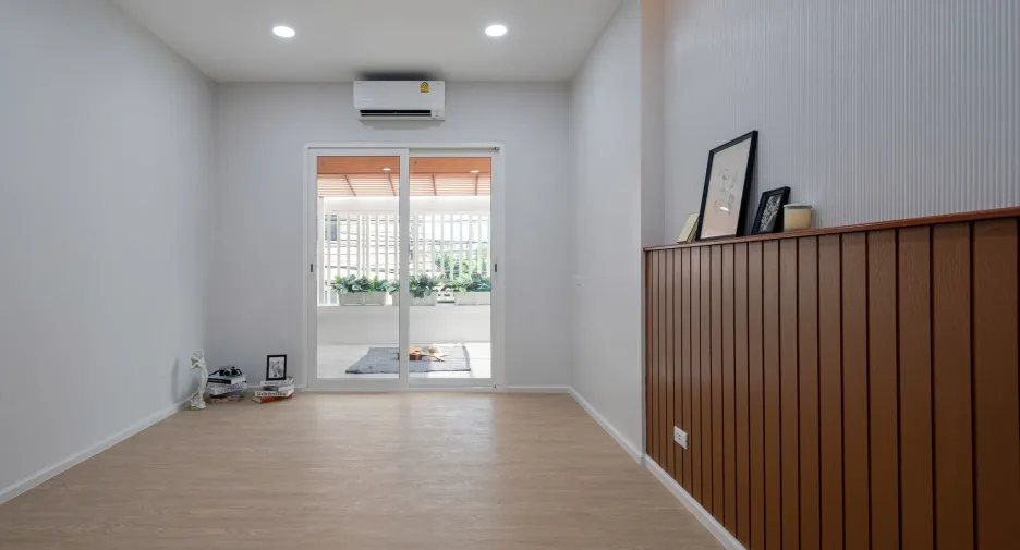 Casa adosada en venta de 3 habitaciones en Huai Khwang, Bangkok
