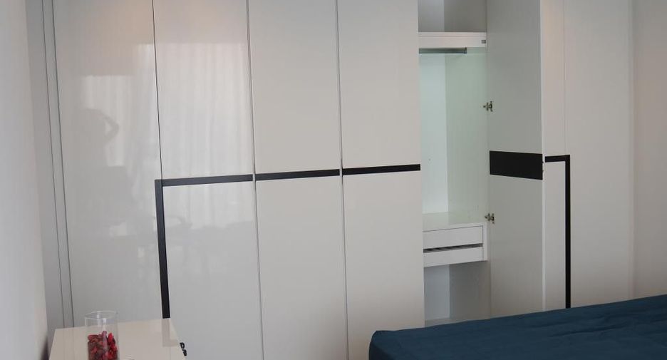For rent 2 bedrooms condo in Sathon, Bangkok