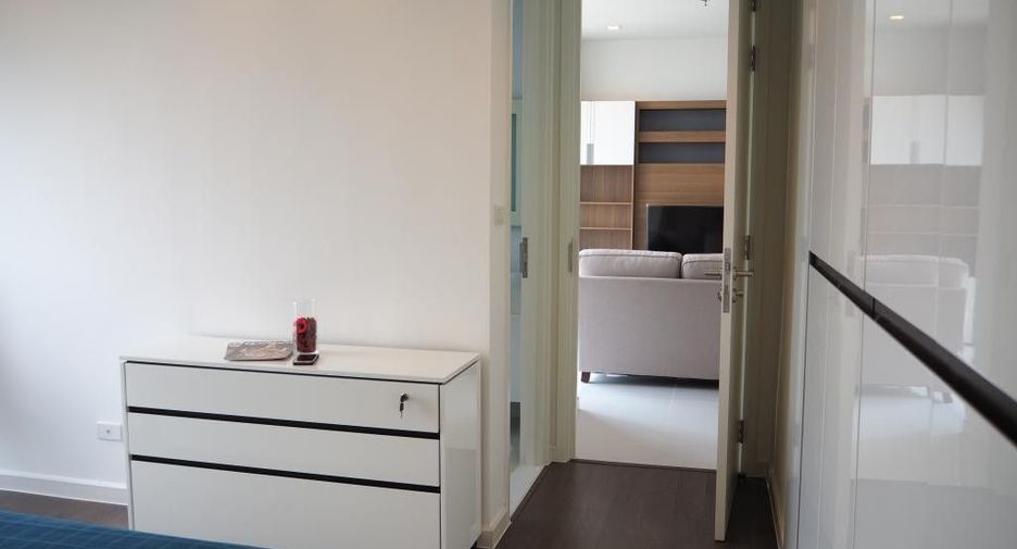 For rent 2 bedrooms condo in Sathon, Bangkok