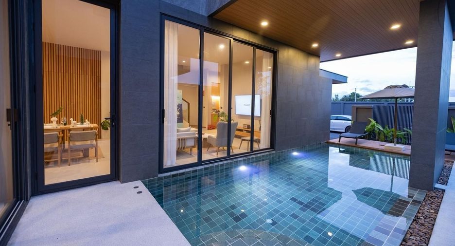 For sale 4 bedrooms villa in Mueang Phuket, Phuket