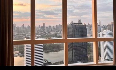 For rent 3 bedrooms condo in Khlong Toei, Bangkok
