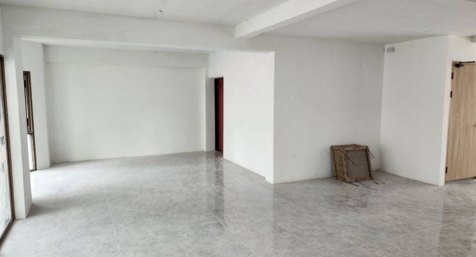For rent retail Space in Pathum Wan, Bangkok