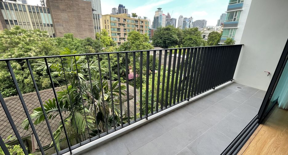For rent 2 bedrooms condo in Watthana, Bangkok