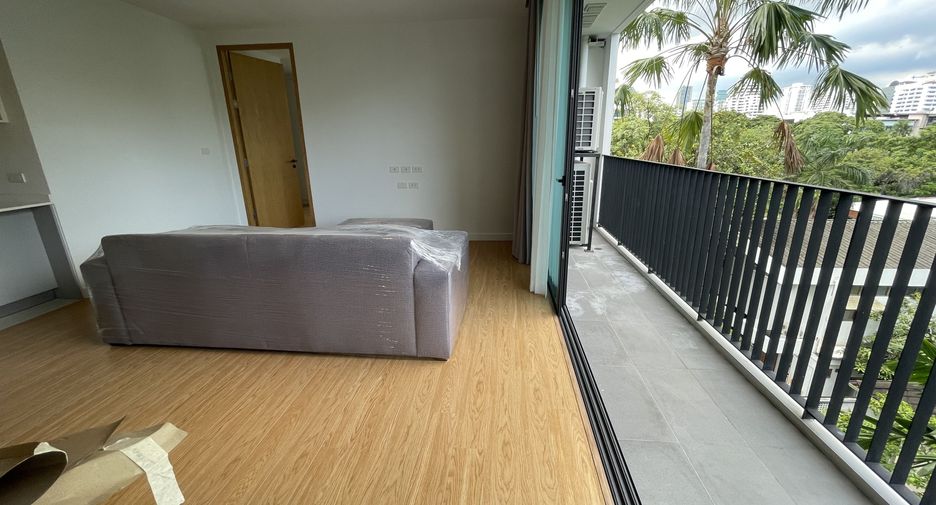 For rent 2 bedrooms condo in Watthana, Bangkok