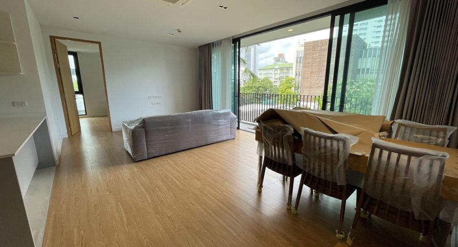 For rent 2 bedrooms condo in Watthana, Bangkok