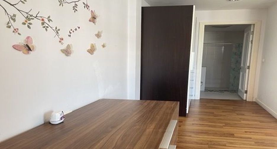 For rent 4 bedrooms house in Bang Na, Bangkok