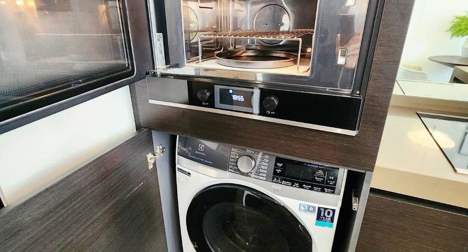 Wohnung zur Miete mit 1 Zimmer in Pathum Wan, Bangkok