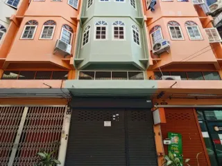 For sale そして for rent retail Space in Bangkok Noi, Bangkok